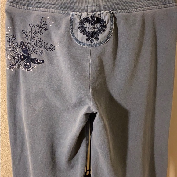 Adorable Vertigo Capris ButterflyDetail Sweatpants - Picture 6 of 8